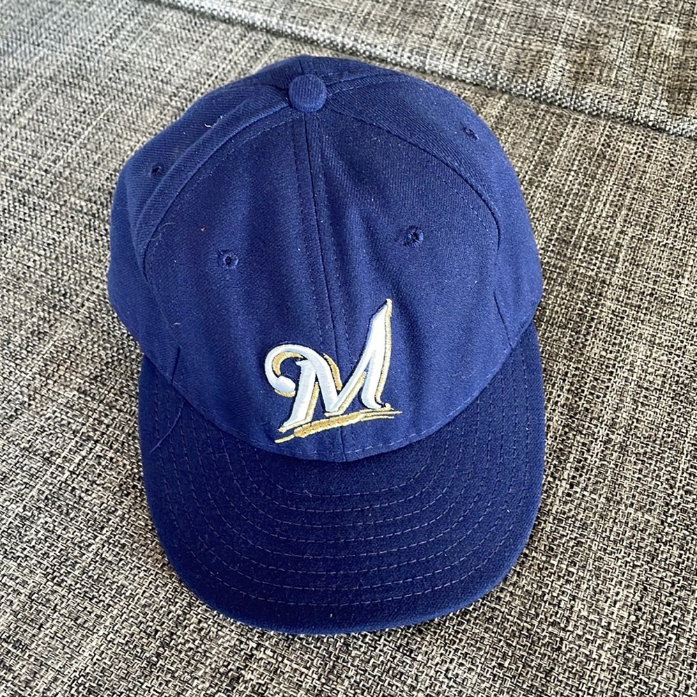 Like New!! New Era Milwaukee Brewers baseball hat-flat brim-7 7/8